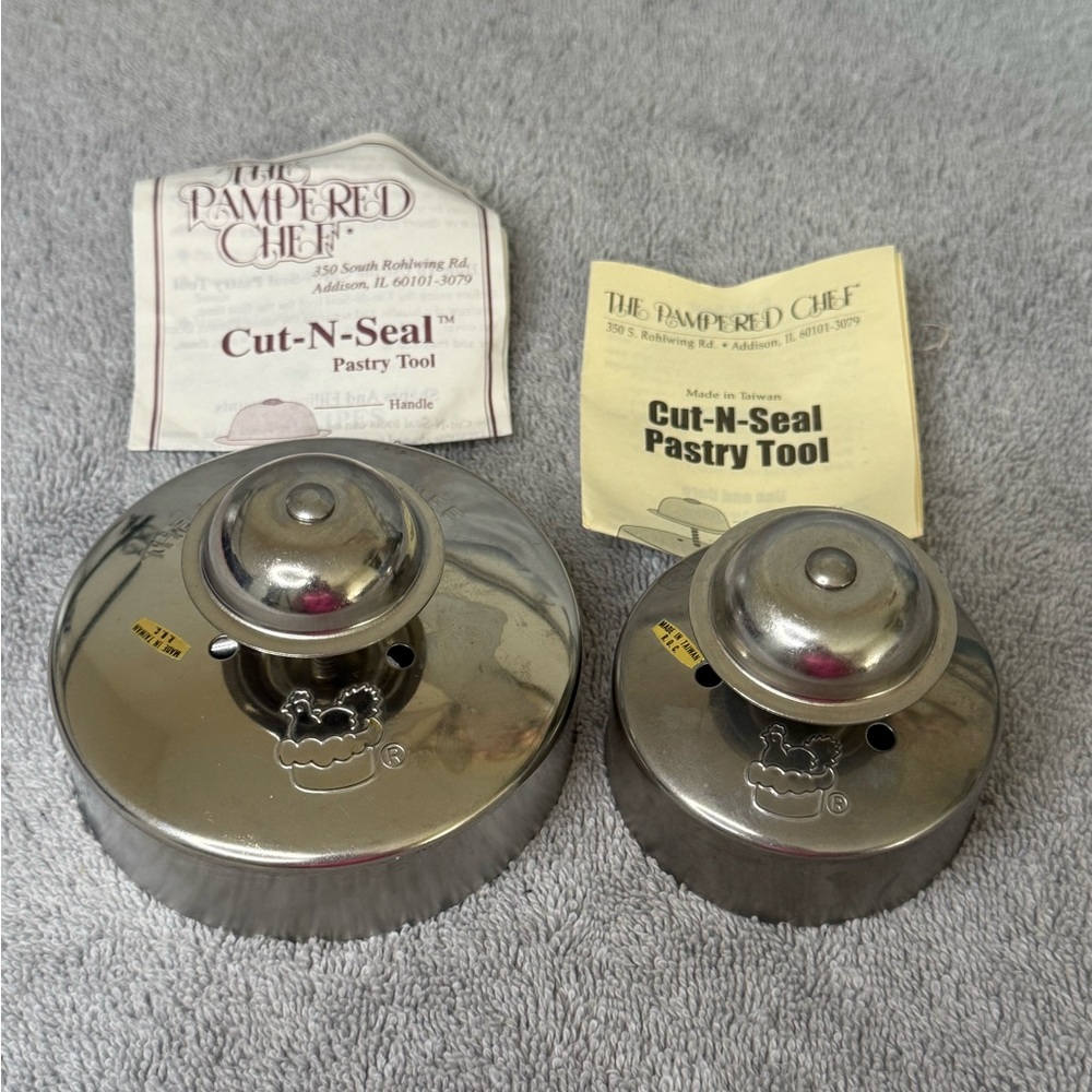 Pampered chef set of 2 cut and seal sandwich pastry maker 4” & 3”